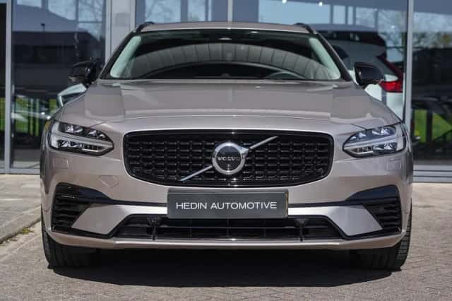 Volvo V90 (2025) thumbnail 2