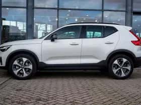 Volvo XC40 (2025) thumbnail 3