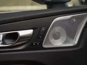 Volvo XC60 (2025) thumbnail 15