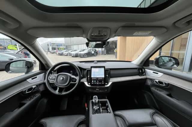 Volvo XC90 (2025) thumbnail 3