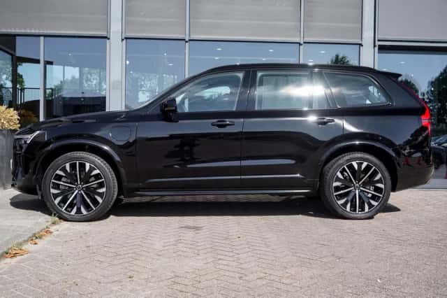 Volvo XC90 (2025) thumbnail 3