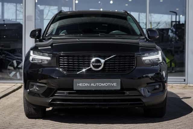 Volvo XC40 (2020) thumbnail 2