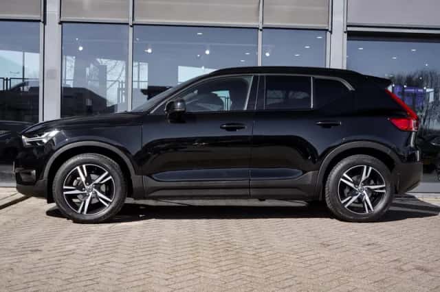 Volvo XC40 (2020) thumbnail 3
