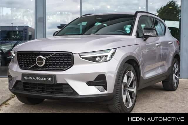Volvo XC40 (2025) thumbnail 1