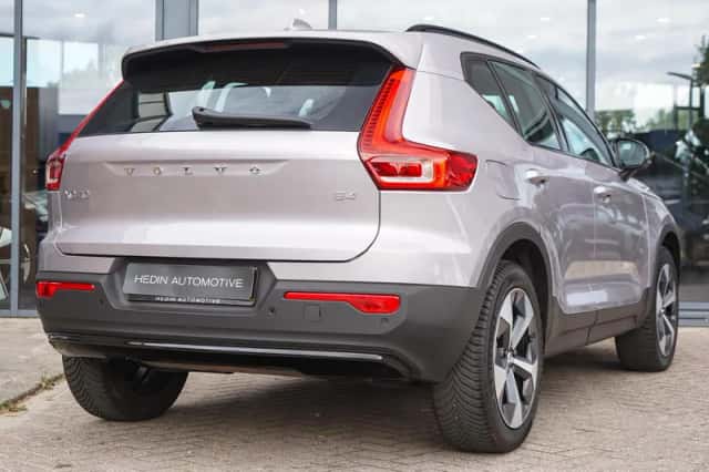 Volvo XC40 (2025) thumbnail 6