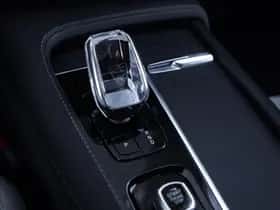 Volvo XC90 (2024) thumbnail 28