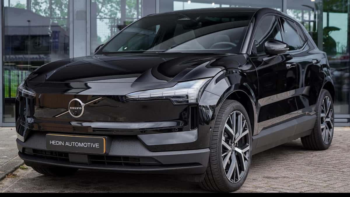 Volvo EX30 (2026) — foto 1