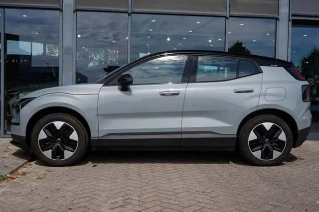 Volvo EX30 (2024) thumbnail 3