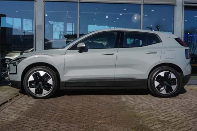 Volvo EX30 (2024) thumbnail 3