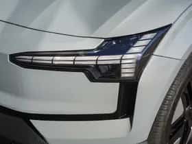 Volvo EX30 (2024) thumbnail 4