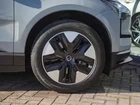 Volvo EX30 (2024) thumbnail 7