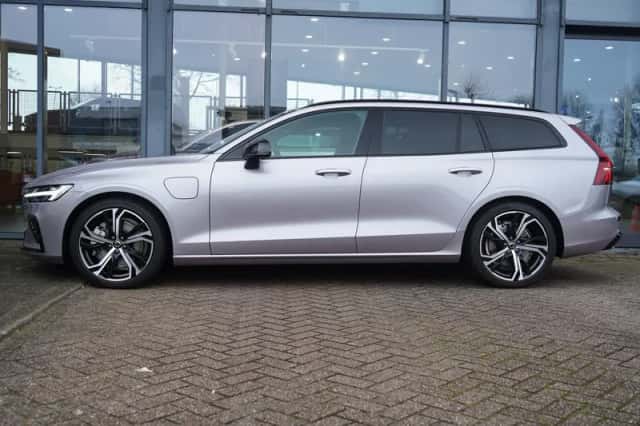 Volvo V60 (2025) thumbnail 3