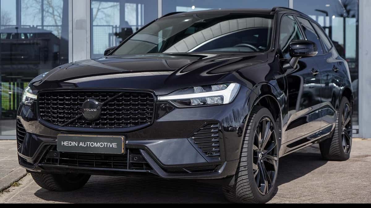 Volvo XC60 (2024) — foto 1