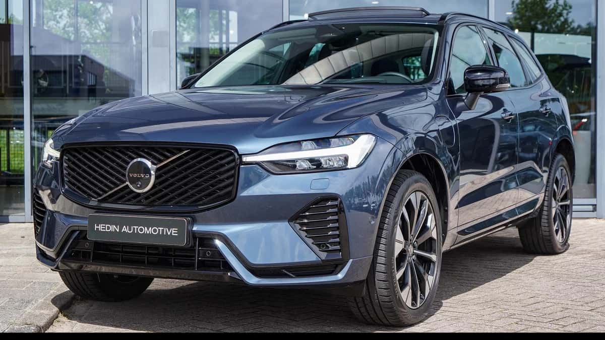 Volvo XC60 (2025) — foto 1