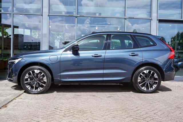 Volvo XC60 (2025) thumbnail 3