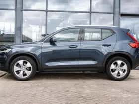 Volvo XC40 (2022) thumbnail 3