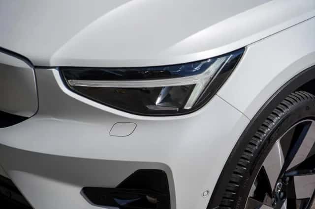 Volvo C40 (2023) thumbnail 4
