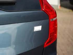 Volvo XC90 (2022) thumbnail 9