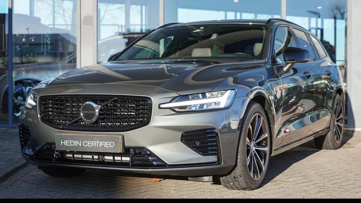 Volvo V60 (2025) — foto 1