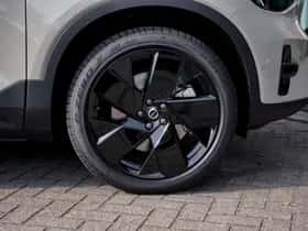 Volvo EX40 (2025) thumbnail 12