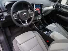 Volvo EX40 (2025) thumbnail 13