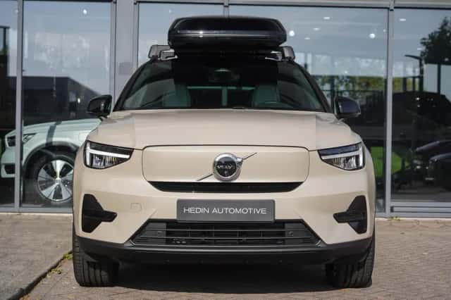 Volvo EX40 (2025) thumbnail 4