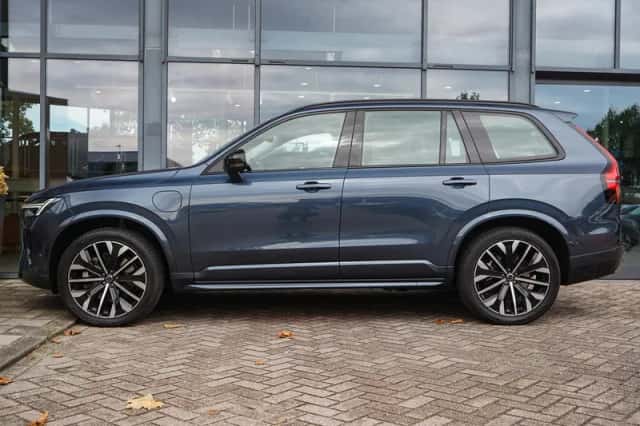 Volvo XC90 (2025) thumbnail 3