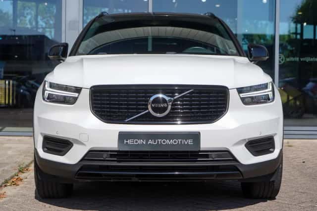 Volvo XC40 (2021) thumbnail 2