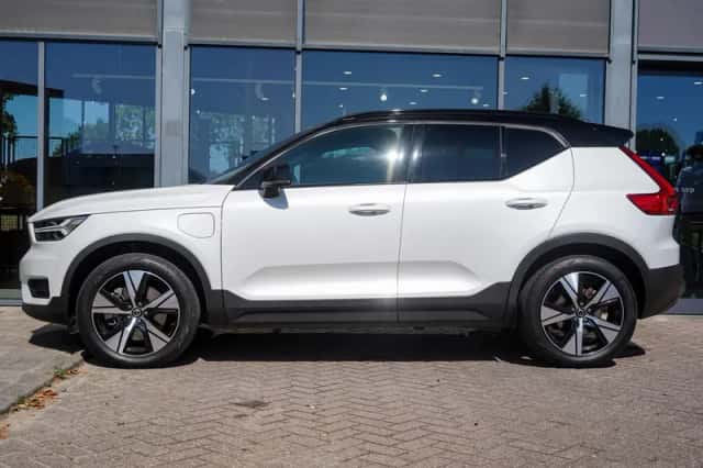 Volvo XC40 (2021) thumbnail 3