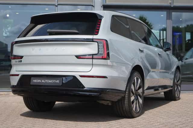 Volvo EX90 (2025) thumbnail 6
