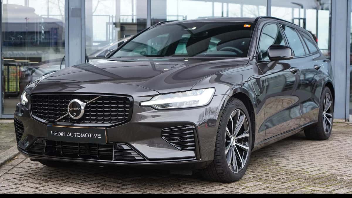 Volvo V60 (2025) — foto 1