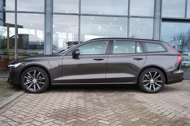 Volvo V60 (2025) thumbnail 3