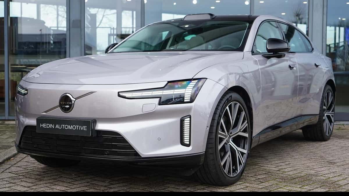 Volvo ES90 (2026) — foto 1