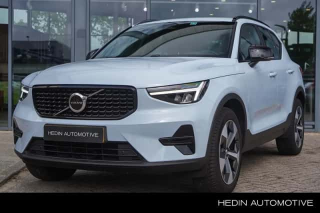 Volvo XC40 (2025) thumbnail 1