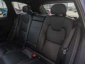 Volvo XC60 (2018) thumbnail 17
