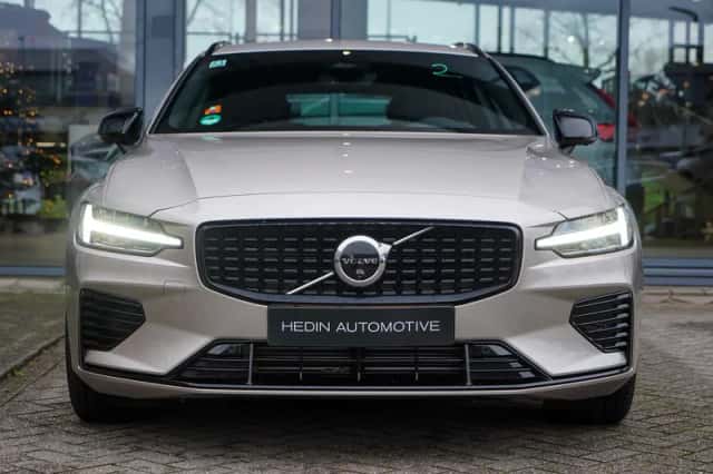 Volvo V60 (2025) thumbnail 2