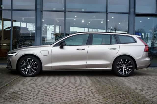 Volvo V60 (2025) thumbnail 3
