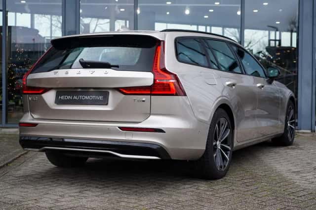 Volvo V60 (2025) thumbnail 6