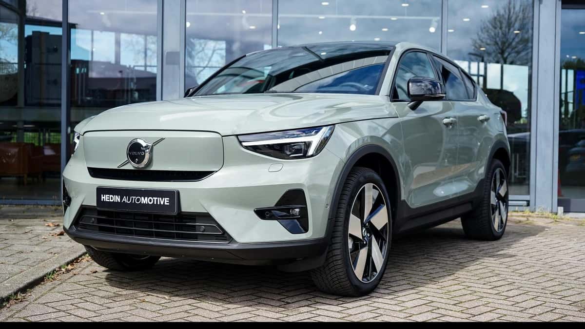 Volvo C40 (2025) — foto 1