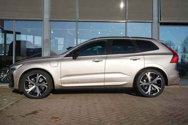 Volvo XC60 (2025) thumbnail 3