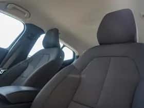 Volvo XC40 (2021) thumbnail 15