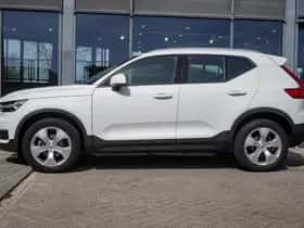 Volvo XC40 (2021) thumbnail 3