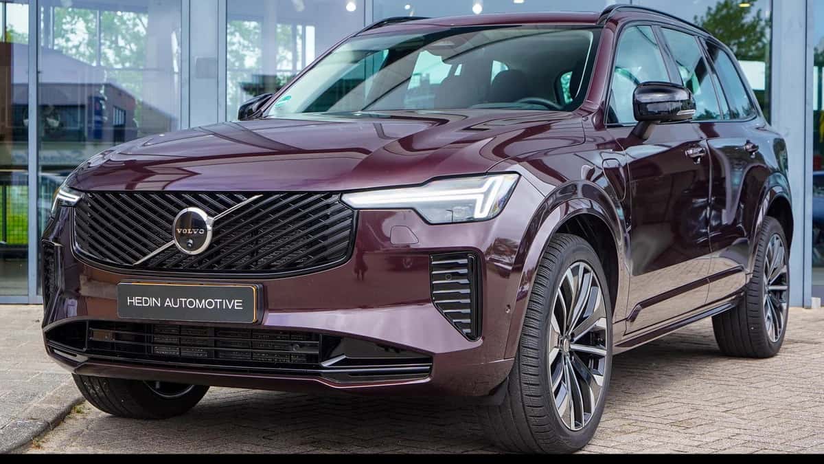 Volvo XC90 (2025) — foto 1