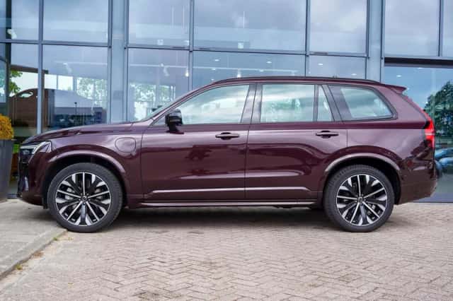 Volvo XC90 (2025) thumbnail 3