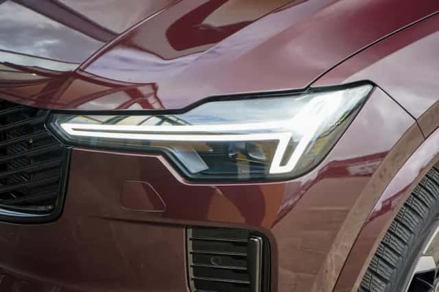 Volvo XC90 (2025) thumbnail 4
