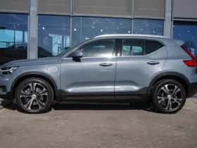 Volvo XC40 (2022) thumbnail 3