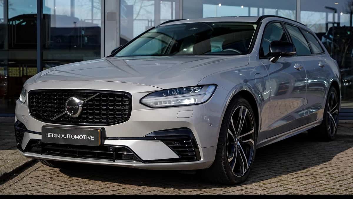 Volvo V90 (2025) — foto 1