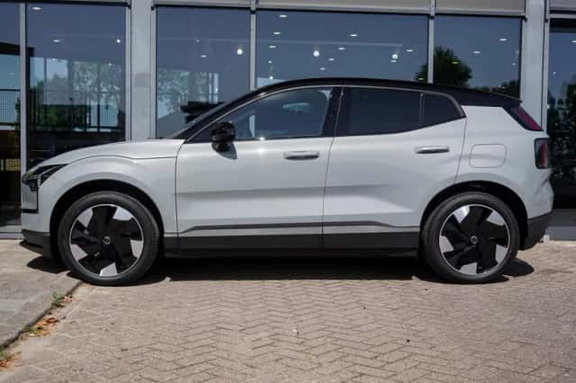 Volvo EX30 (2026) thumbnail 3