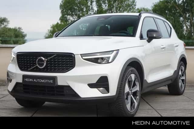 Volvo XC40 (2025) thumbnail 1