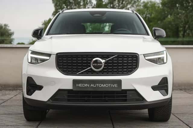 Volvo XC40 (2025) thumbnail 2